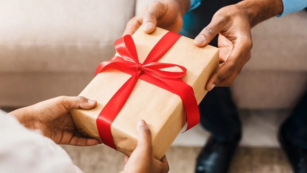 20 Gift-Giving Culture Quiz Questions and Answers